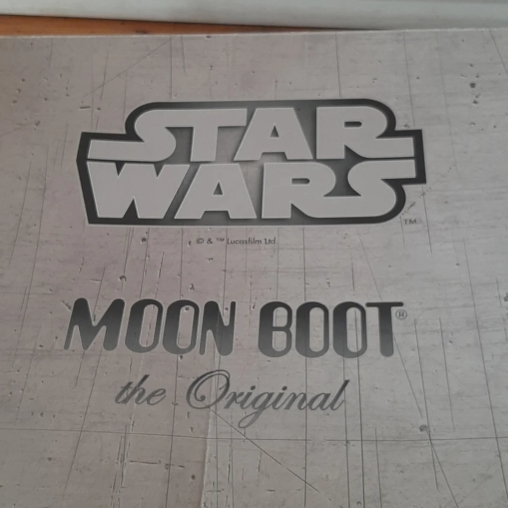 🔥Star wars Moon Boots Women (8)/ Kids(6) - Picture 9 of 10